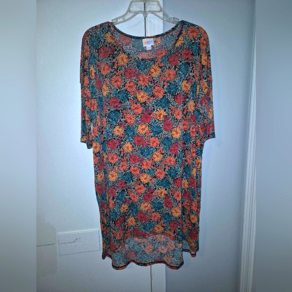 Lularoe Size Large Irma Floral Women's Top
